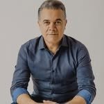 Vicente Bronzeado, corretor de imóveis responsável pela venda do imóvel